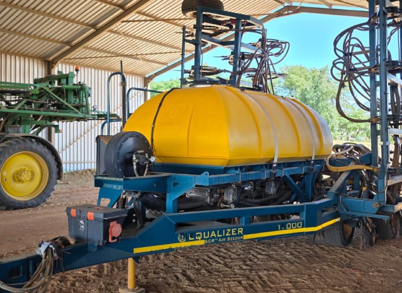 Equalizer 11000 planter