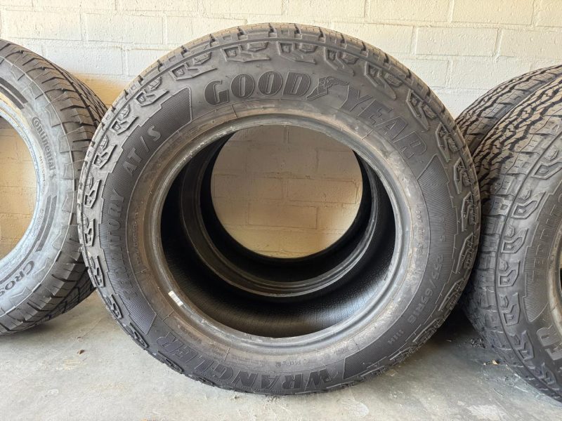 4x Goodyear 255/65R18 AT