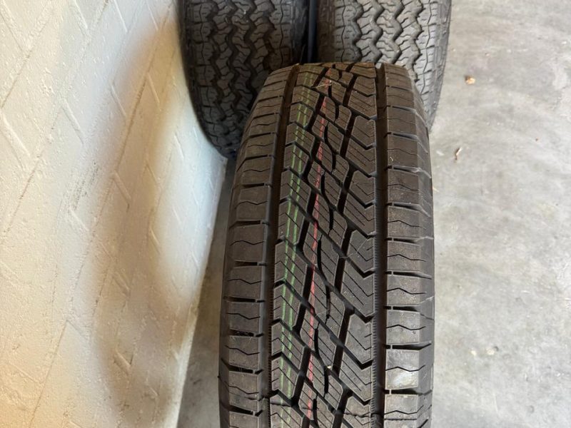 4x Goodyear 255/65R18 AT
