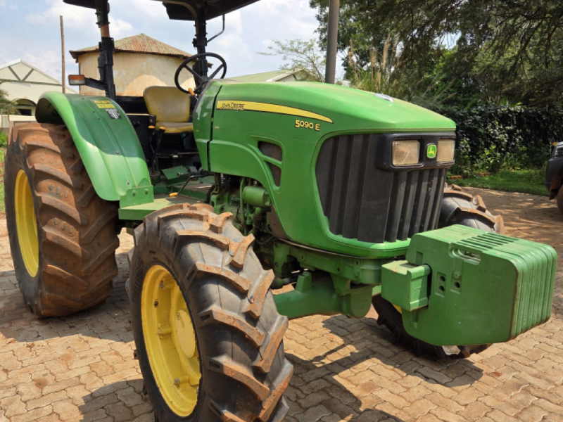 2016 John Deere 5090E