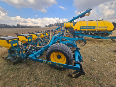 2018 Equalizer Planter
