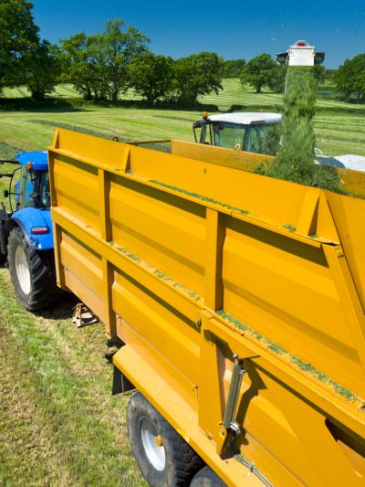 Vehicles & Trailers