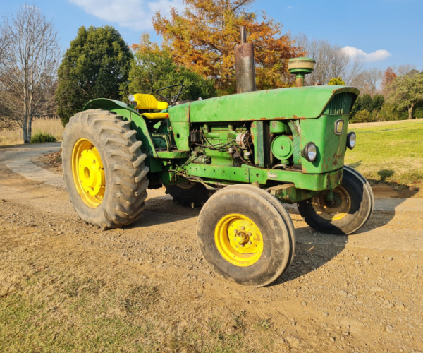 John Deere 3130 Tractor