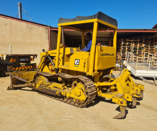 Caterpillar D4E Dozer Engine overhauled